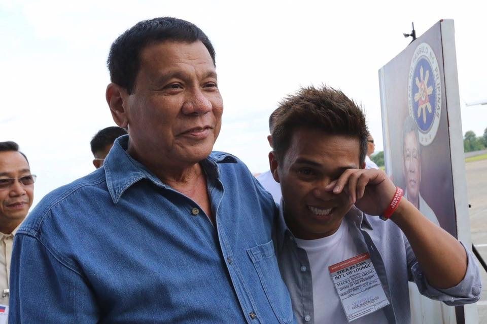 VIRAL: Meet fisherman’s son who painted portrait of ‘Tatay Digong’