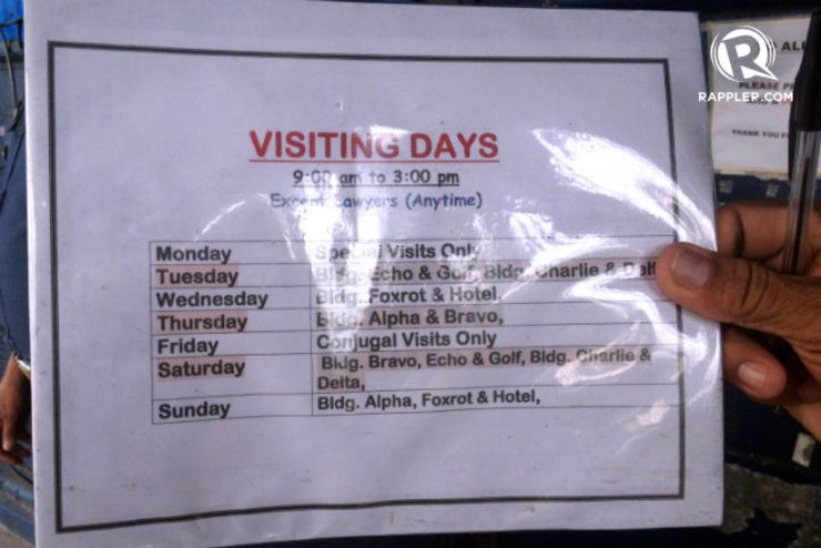 SCHEDULE. Visiting hours for detainees at the PNP Custodial Center. Photo by Rappler