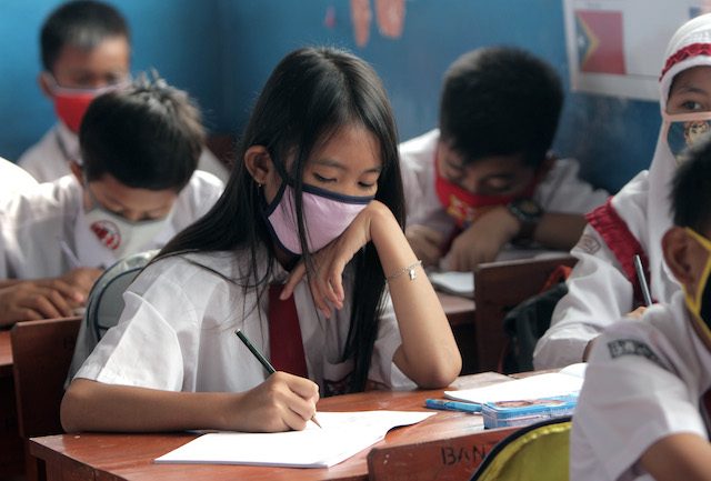 Status udara Pekanbaru kembali berbahaya, murid SD tetap wajib sekolah