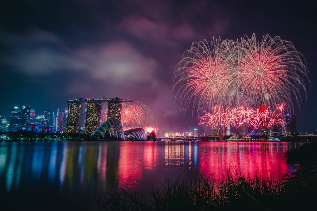 Singapore turns 50 with huge parade, tribute to Lee Kuan Yew