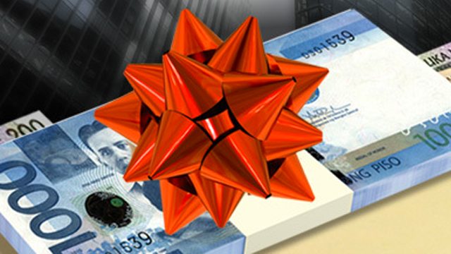 Gov’t workers’ year-end bonuses grew by over P4 billion in 2022