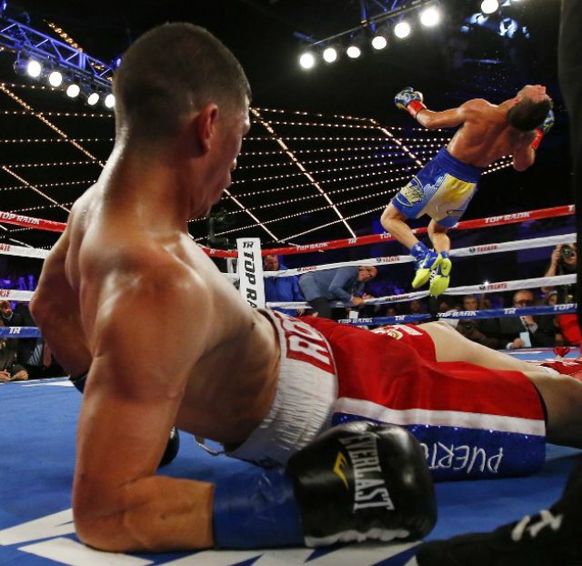 Lomachenko knocks out Martinez for historic second world title
