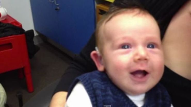Webhits: Baby hears parents for the first time