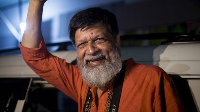Bangladesh court suspends case against outspoken photographer
