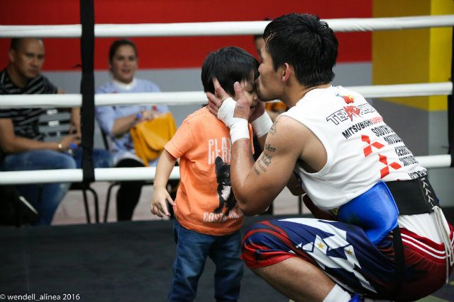Training seemed lighter for Manny Pacquiao with his youngest son Israel around. Photo by Wendell Alinea/OSM 