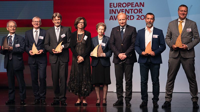 BRIGHT MINDS. The winners of the European Inventor Award 2019 on stage at the award ceremony in Vienna on 20 June 2019, together with EPO President Antonio Campinos, and jury member Ursula Kelle. Photo from epo.org 