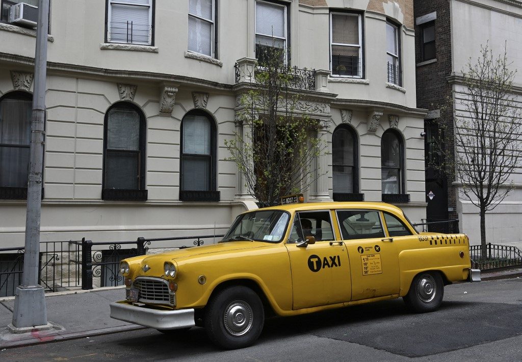 New York City ordered to pay debt-hit taxi drivers $810 million