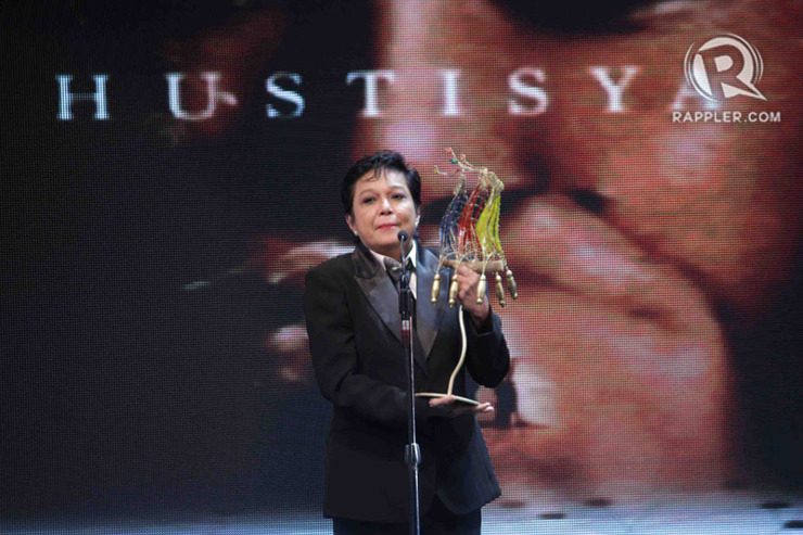 HUSTISYA. Actress Nora Aunor thanking the audience, after winning Best Actress for the movie 'Hustisya.' Photo by Jude Bautista/Rappler