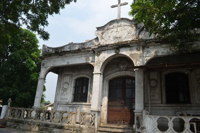 MORE THAN A CRYPT. This is one of two mausoleums that were used as storage for endangered birds by a village councilor engaged in illegal wildlife trade 