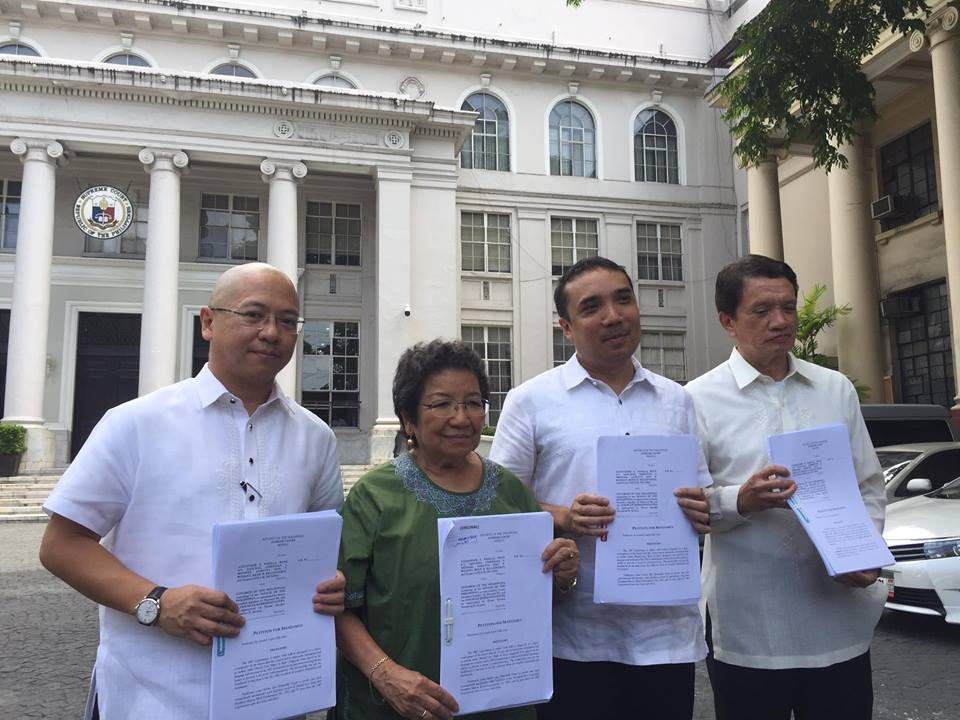 De Lima, lawyers petition SC to compel Congress to convene on martial law