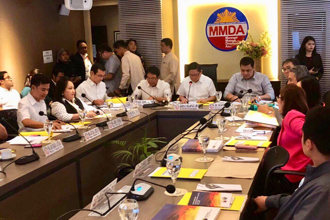 DILG orders Metro Manila mayors: Clear roads in 60 days