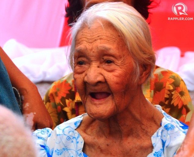 Aquino changes mind, signs Centenarian bill into law