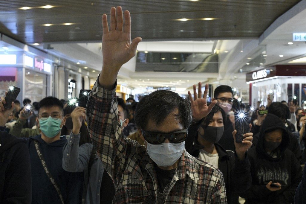 Singapore deports Hong Konger over protest discussion