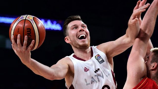 Pelicans sign Latvia’s Dairis Bertans