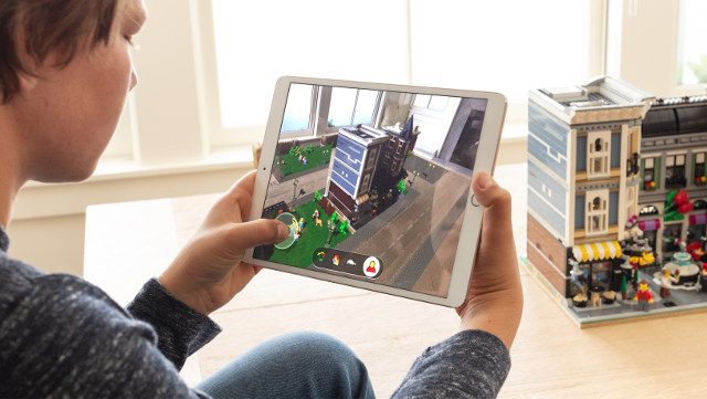 AR KIT 2. The new augmented reality kit offers new tools to create better augmented reality (AR) experiences 