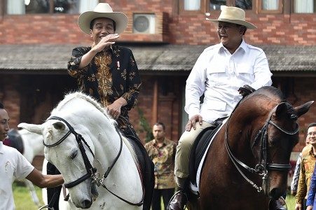 Bertemu Prabowo dua jam di Hambalang, Jokowi lunasi janji dua tahun lalu