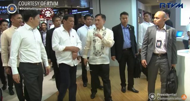 WATCH: Duterte goes window-shopping on Orchard Road