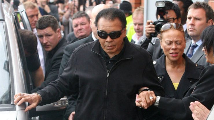 Muhammad Ali hospitalized with ‘mild’ pneumonia