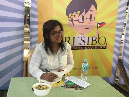 Political blogger publishes book of ‘resibo’