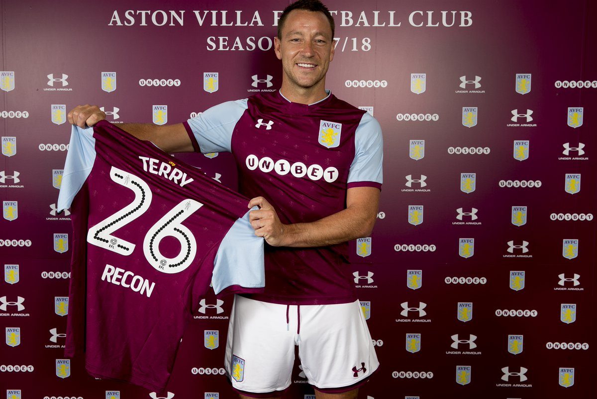 NOMOR 26. Bersama Aston Villa, John Terry kembali mengenakan nomor punggung 26. Foto dari Twitter/@AVFCOfficial 
