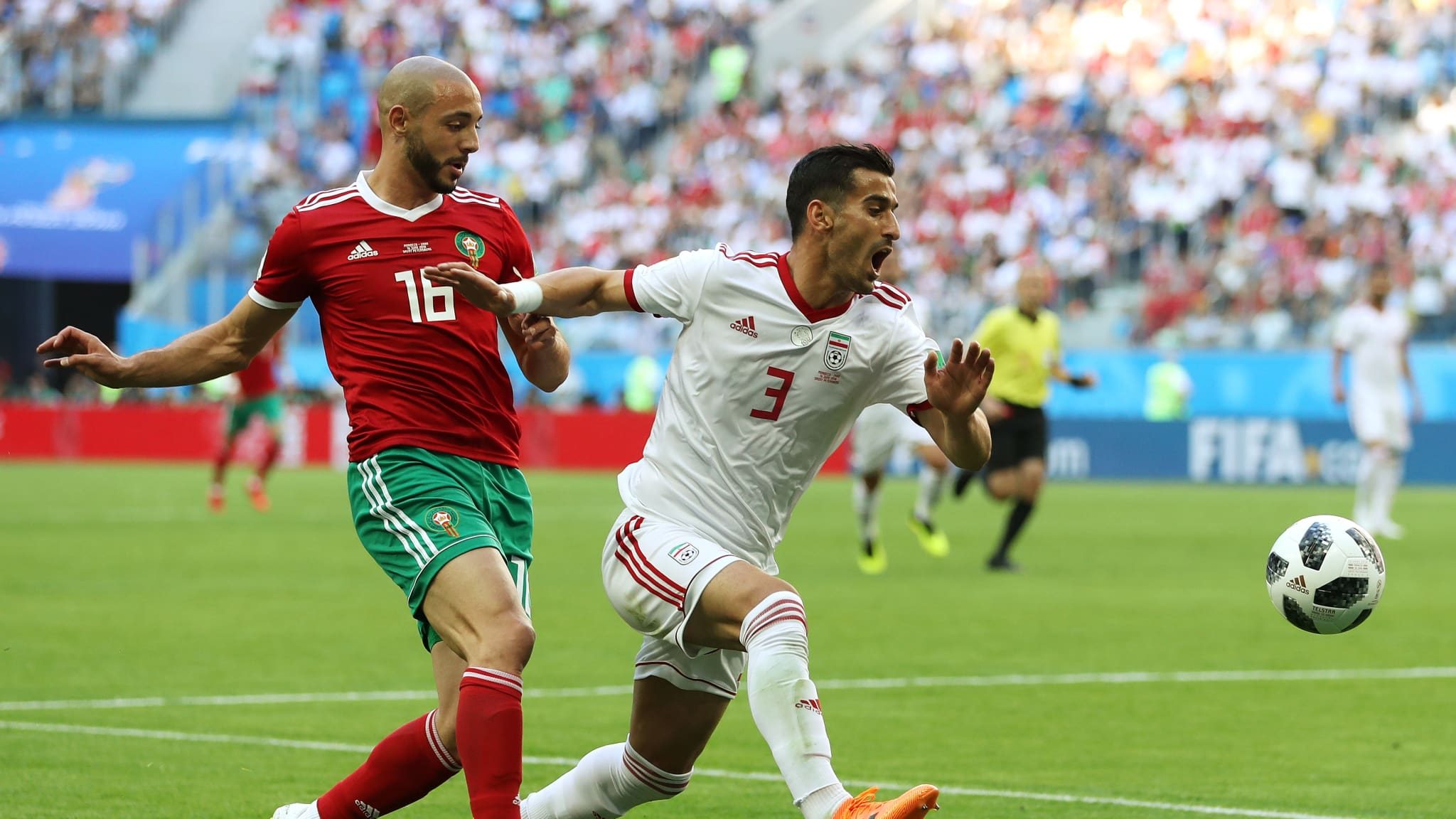 SIAL. Maroko bernasib sial karena harus takluk dari Iran karena gol bunuh diri, Jumat, 15 Juni. Foto dari FIFA.com 