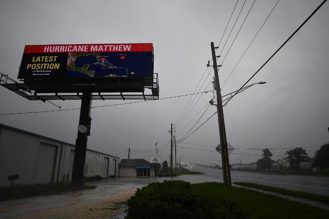 Hurricane Matthew lashes Florida, Georgia, South Carolina
