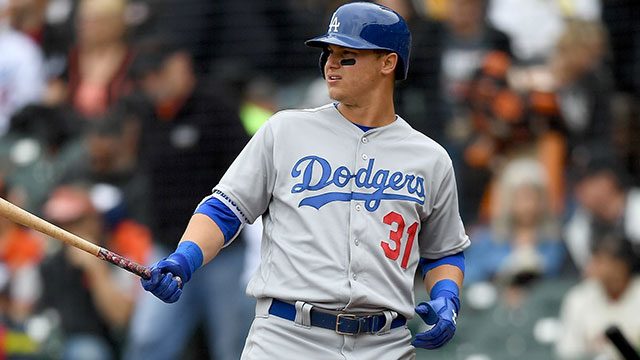 Dodgers rip Astros 6-2 to level World Series