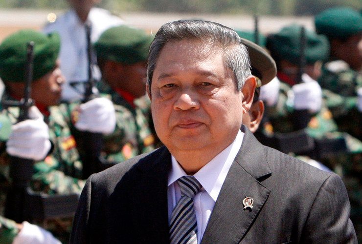 TURUN DARI SINGGASANA. Di balik sejumlah kekurangannya, Presiden Susilo Bambang Yudhoyono akan dikenang sebagai seorang pemimpin besar ketika melepaskan jabatannya bulan Oktober. Foto oleh Antonio Dasiparu/EPA