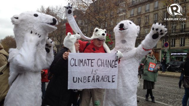 UNBEARABLE. Polar bears join the call for climate justice in Paris 