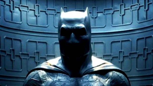 Check out this new picture of Ben Affleck’s ‘Batman v Superman’ Batsuit