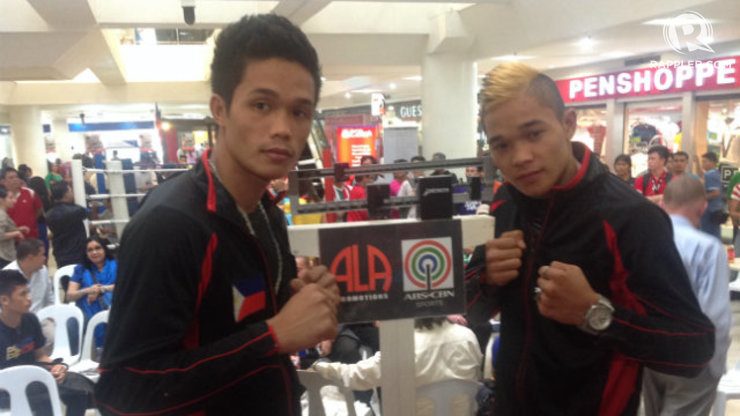 BROTHER'S KEEPER. Jason Pagara (L) and Albert Pagara (R) both scored knockout wins in Cebu. Photo by JM Siasat/Rappler