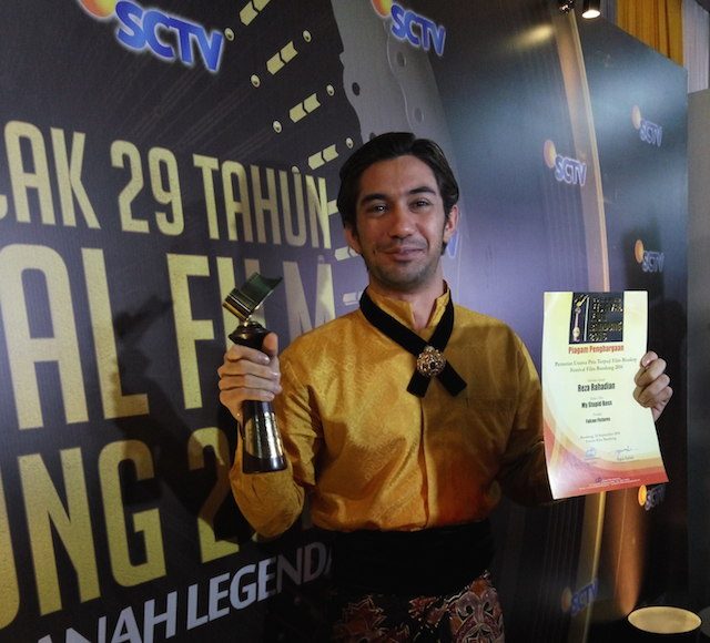 Reza Rahadian sebagai Pemeran Utama Pria Terpuji 'Festival Film Bandung 2016'. Foto oleh Rappler.com. 