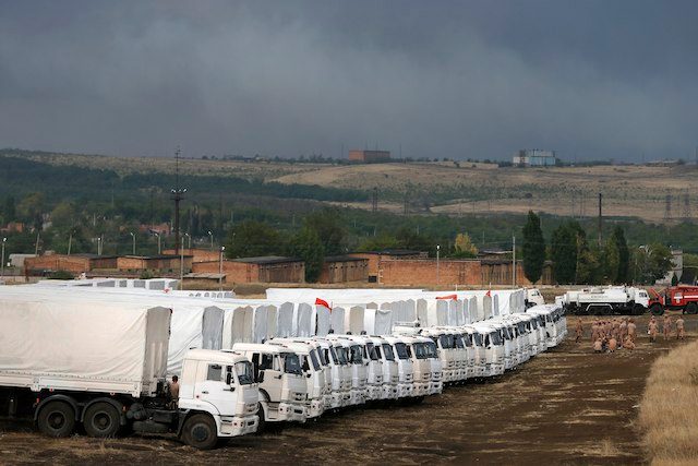 STRANDED. The convoy of almost 280 lorries has been standing at the Russian-Ukrainian border since 14 August, 2014. Photo by EPA/Yuri Kochetkov