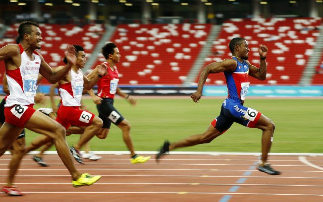 Eric Cray breaks SEA Games record for 400m hurdles, wins gold