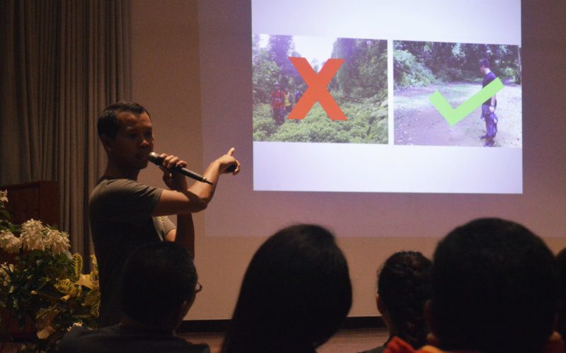 NO TRACE. Lito De Veterbo discusses the seven leave no trace principles and the importance of following them to participants of the first AkyatCon, July 30.  