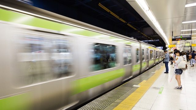 PROYEK KERETA API.  Jepang, yang terkenal dengan kereta api yang aman dan efisien, marah terhadap proses penawaran proyek kereta api di Indonesia.  File foto kereta Jepang dari Shutterstock 