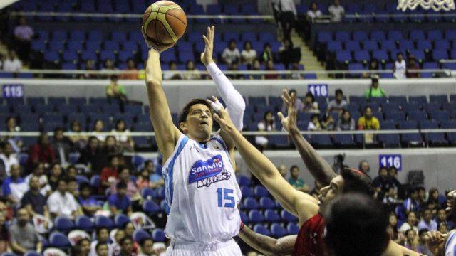 Hobbled Pingris vows to give ‘200%’ to help SMC win third straight title