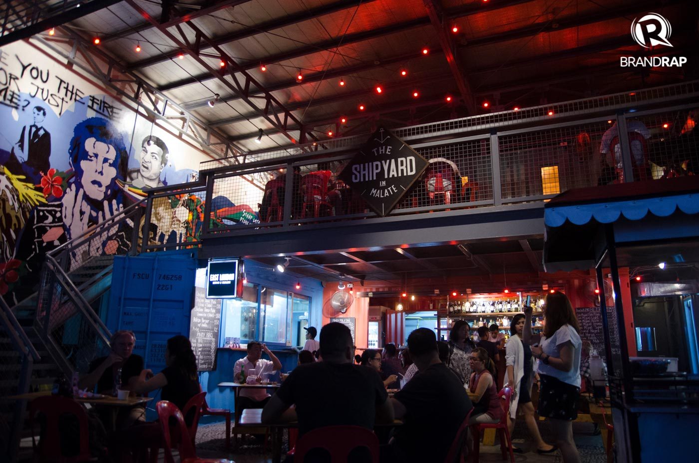 STANDOUT. Shipyard sits amid the restaurants and KTVs in Malate, serving up good pulutan fare, drinks, and music. Photo by Pauee Cadaing/Rappler 