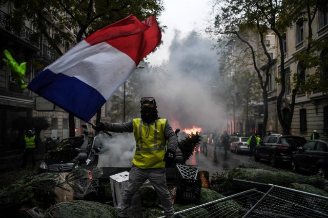 All eyes on Macron after fresh ‘yellow vest’ protests hit Paris