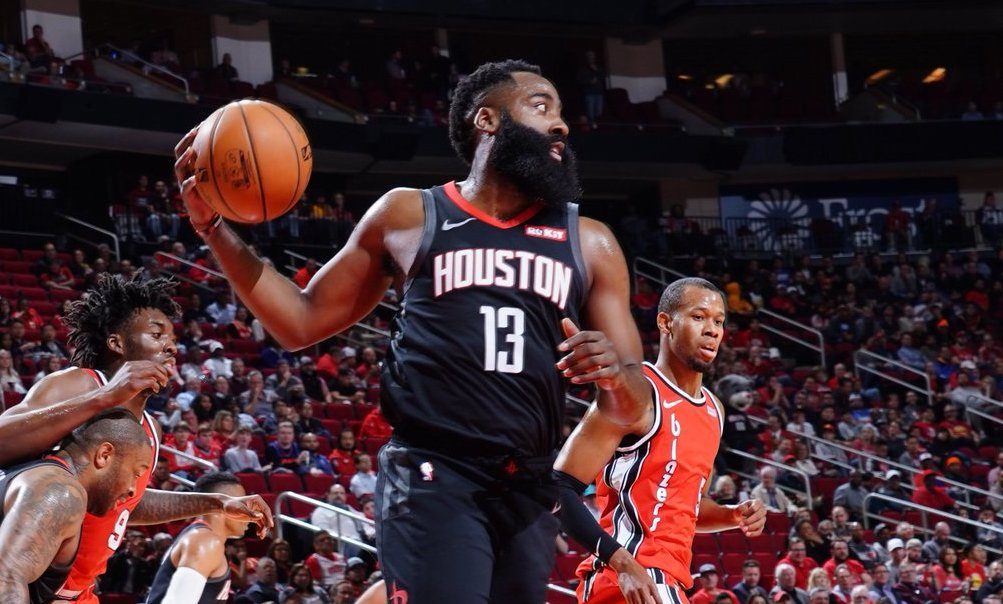 Harden, Westbrook shine as Rockets extend win streak