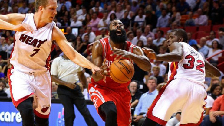 NBA wRap: Rockets cool off Heat, Blazers wallop Cavs