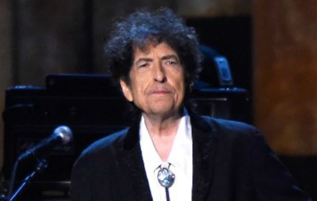 Sampaikan pidato penerimaan Nobel, Bob Dylan dituduh plagiat
