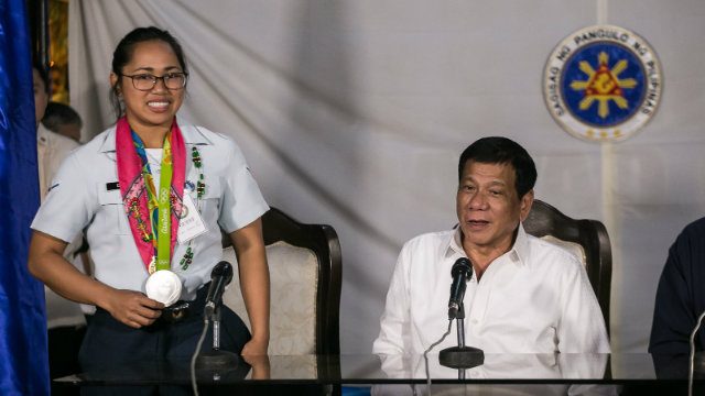 Hidilyn Diaz gets additional P2M incentive from Duterte