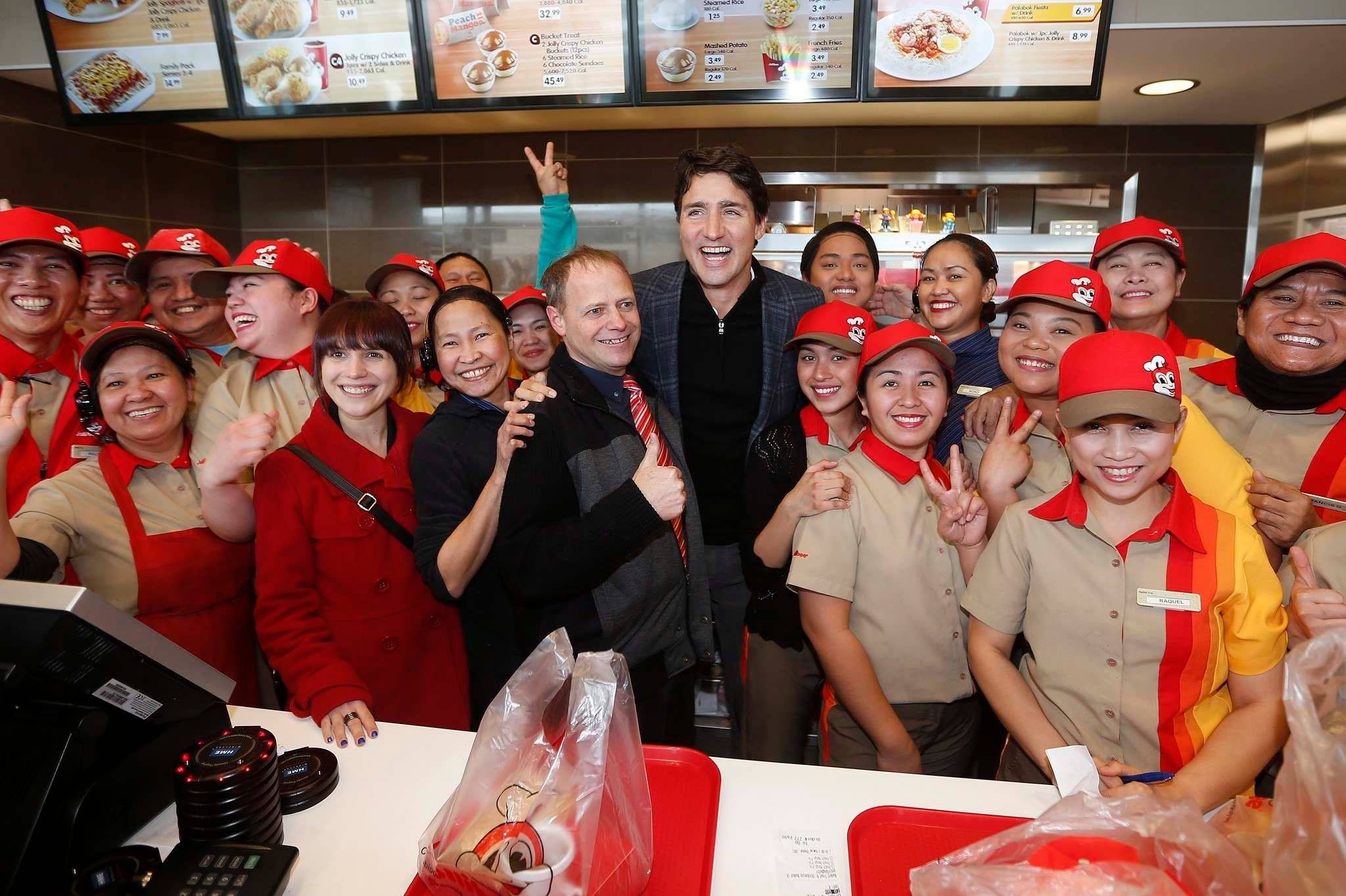 TRUDEAU IN JOLLIBEE. Canadian PM Justin Trudeau visits Jollibee in Winnipeg. Photo from the Embassy of Canada in the Philippines.  