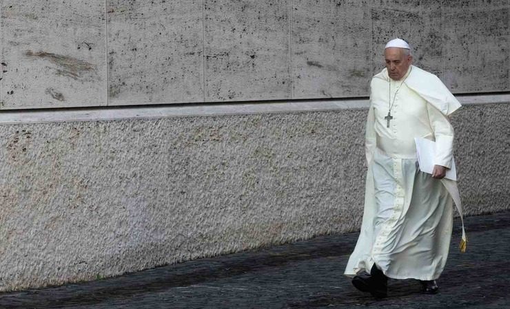 Francis accepts resignation of bishop who quit after affair