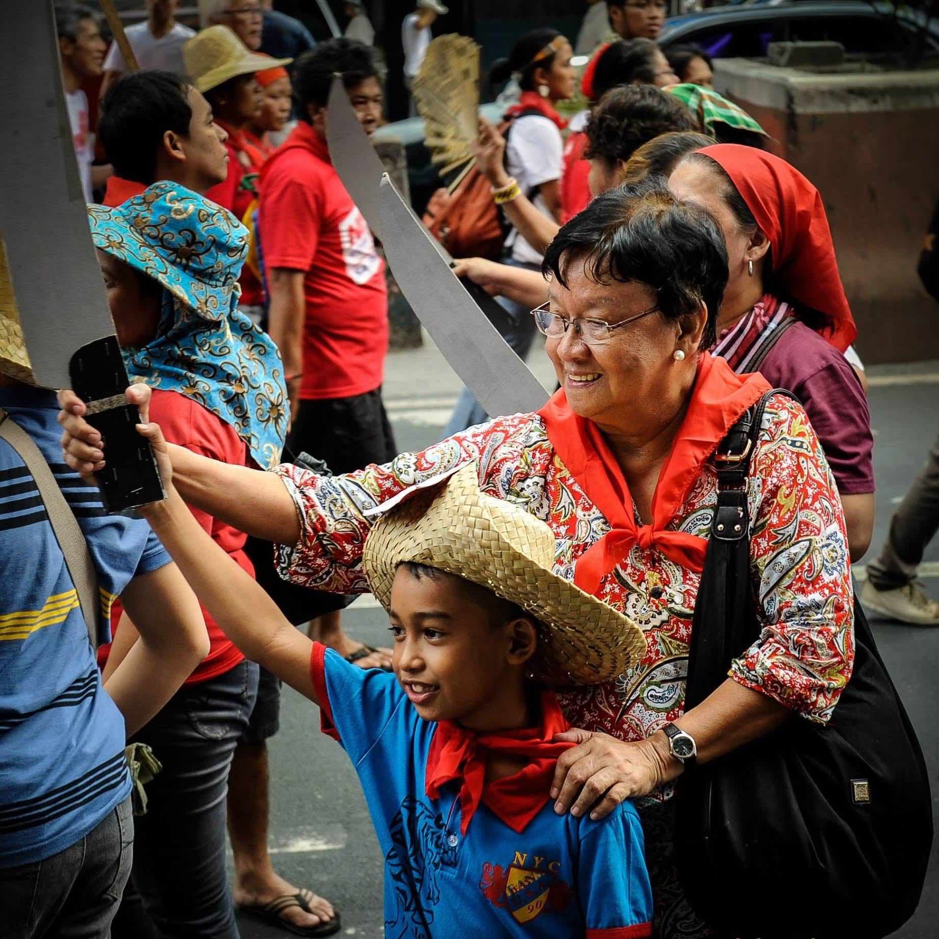 CONTINUING THE FIGHT. Prof Judy Taguiwalo joins other activists in a Bonifacio Day march to the historic Mendiola Bridge in Manila on November 30, 2015. File photo by Efren Ricalde 