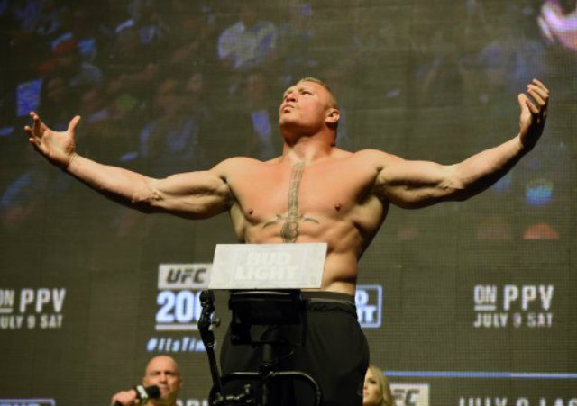 Brock Lesnar pounds Mark Hunt to decision win at UFC 200