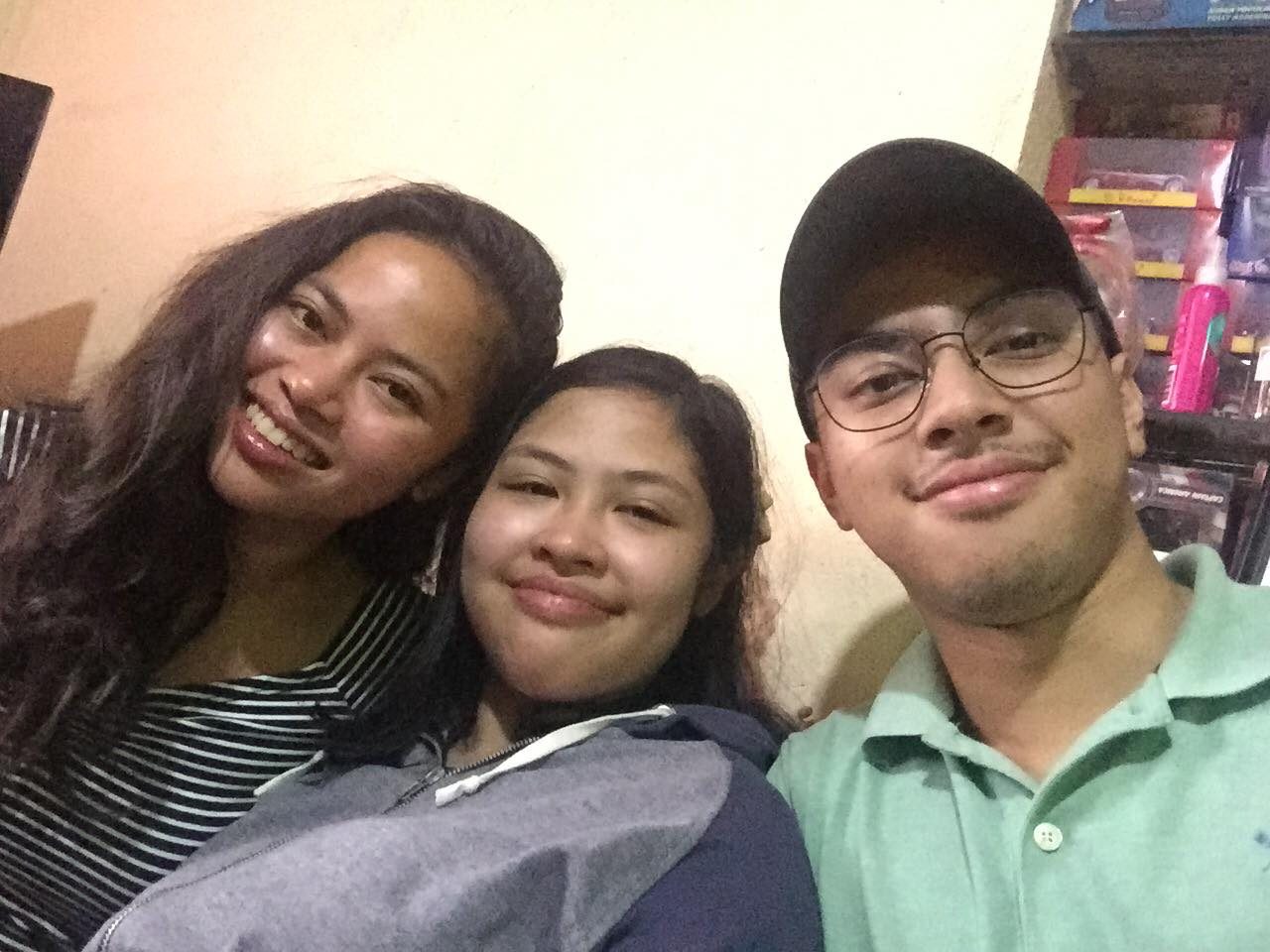 SIBLINGS. Ica (middle) with sister Bea and brother Miguel. Photo from Bea Policarpio 