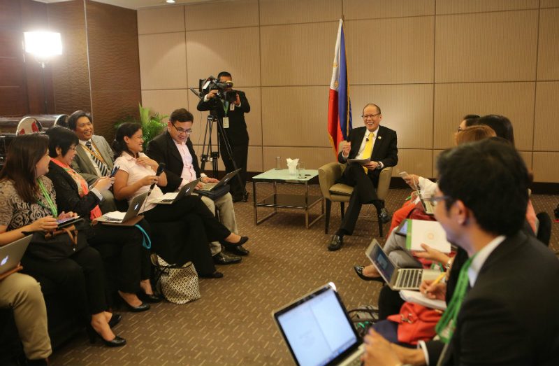 PNoy shares Kris Aquino’s secret to photo-ops