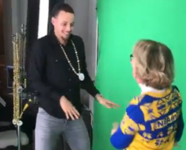WATCH: Steph Curry, Green dance-off with Warriors dancing mom